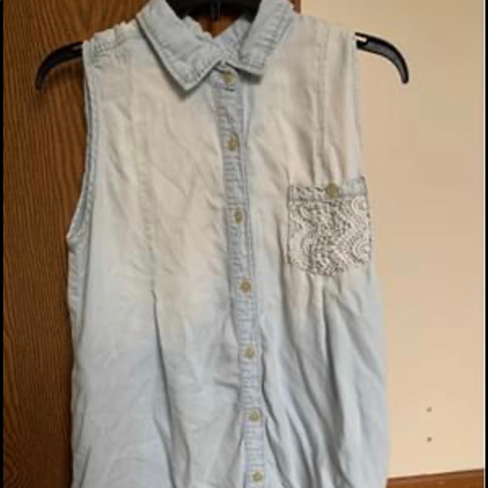 Sleeveless jean jacket